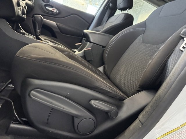 2021 Jeep Cherokee Sport