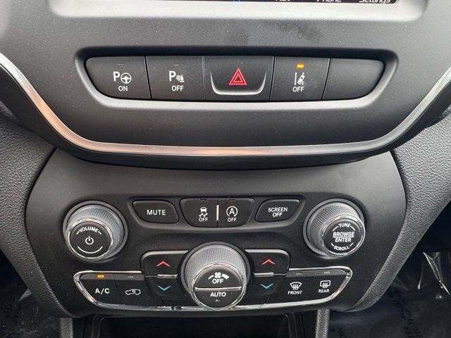 2023 Jeep Cherokee Altitude Lux 4x4