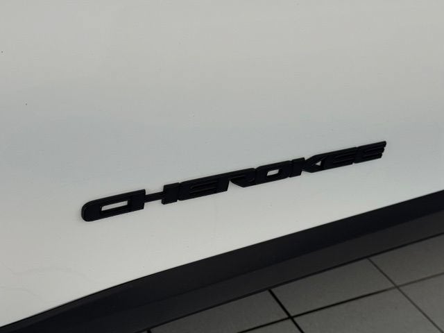 2023 Jeep Cherokee Altitude Lux 4x4