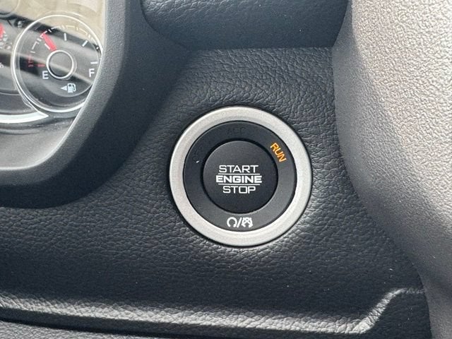2021 RAM 1500 Big Horn Crew Cab 4x4 5'7" Box