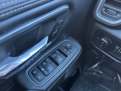 2022 RAM 1500 Laramie Crew Cab 4x4 5'7" Box