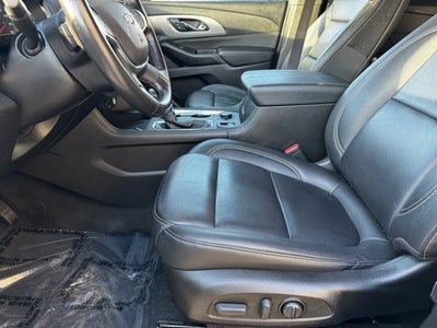 2022 Chevrolet Traverse LT Leather