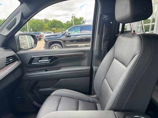 2025 Chevrolet Suburban LT