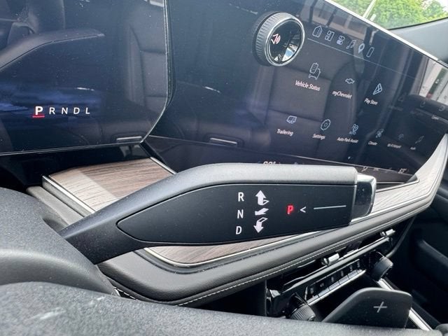 2025 Chevrolet Suburban LT