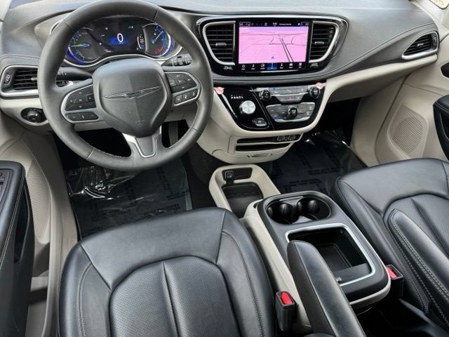 2024 Chrysler Pacifica Hybrid Select