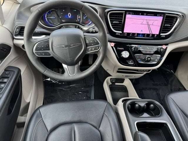 2024 Chrysler Pacifica Hybrid Select