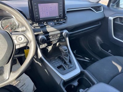 2020 Toyota RAV4 LE