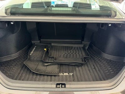 2018 Toyota Camry Hybrid LE