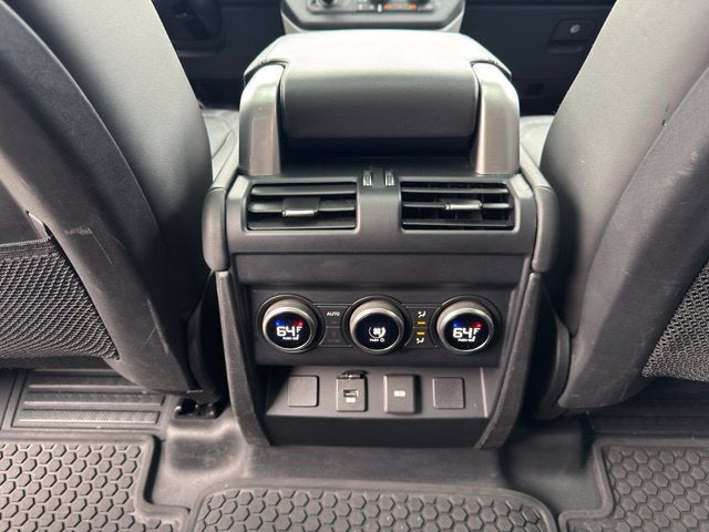 2023 Land Rover Defender 130 SE