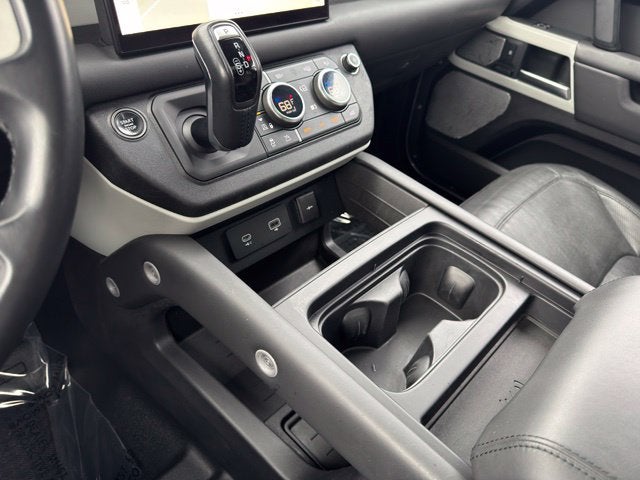 2023 Land Rover Defender 130 SE