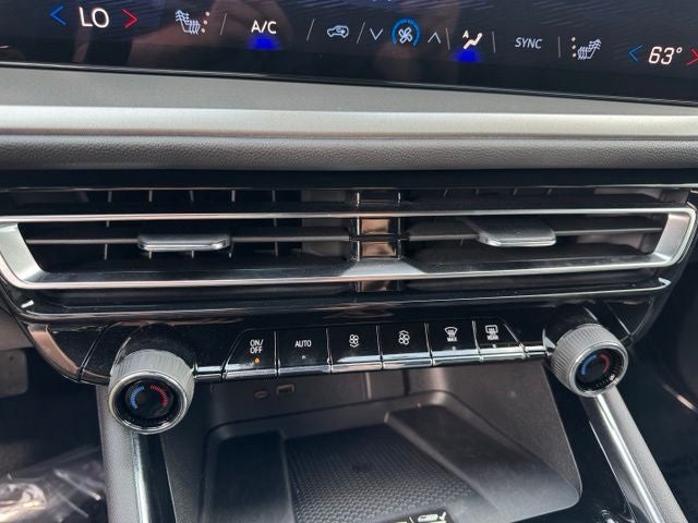 2025 Chevrolet Traverse LT 2LT