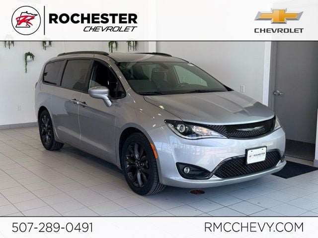 2020 Chrysler Pacifica Touring