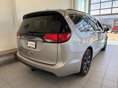 2020 Chrysler Pacifica Touring