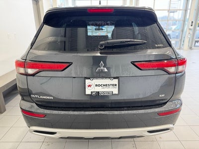 2024 Mitsubishi Outlander SE