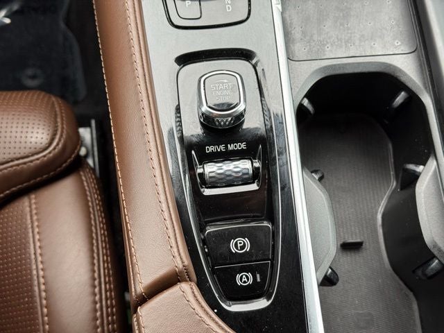 2021 Volvo XC90 Recharge Plug-In Hybrid T8 Inscription 7 Passenger