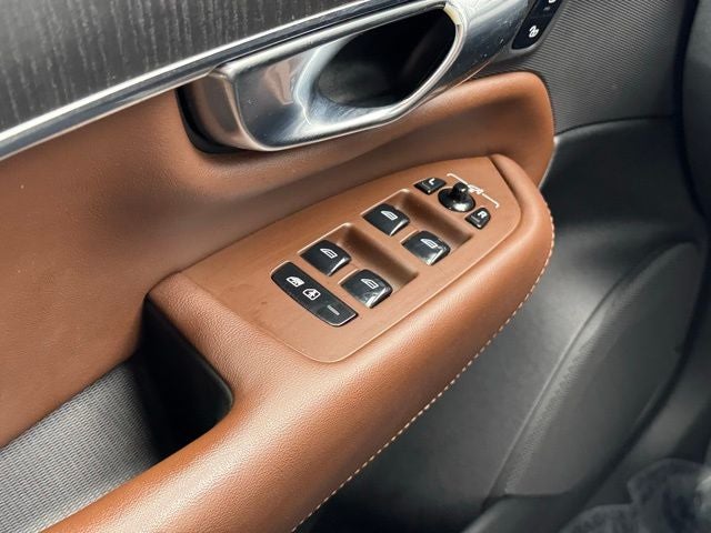 2021 Volvo XC90 Recharge Plug-In Hybrid T8 Inscription 7 Passenger