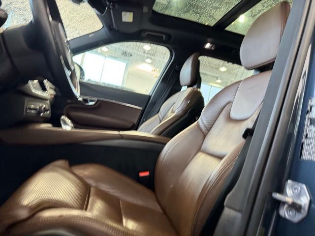 2021 Volvo XC90 Recharge Plug-In Hybrid T8 Inscription 7 Passenger