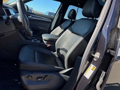 2022 Volkswagen Atlas Cross Sport 2.0T SEL R-Line
