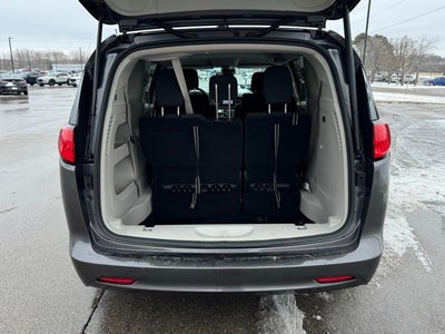 2023 Chrysler Voyager LX