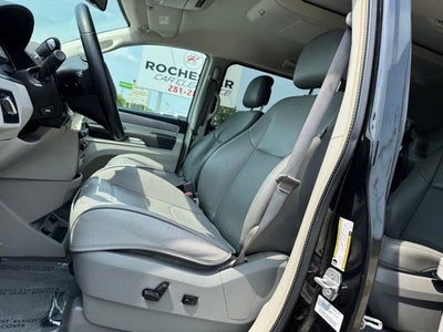 2013 Volkswagen Routan SE