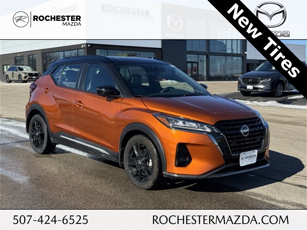 2022 Nissan Kicks SR