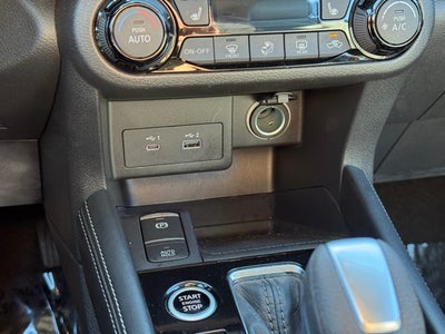 2022 Nissan Kicks SR