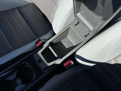 2022 Nissan Kicks SR