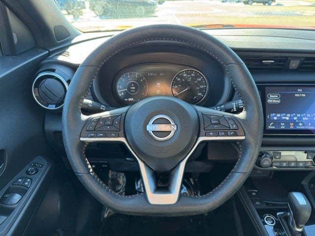 2022 Nissan Kicks SR