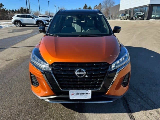 2022 Nissan Kicks SR