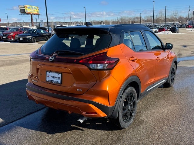 2022 Nissan Kicks SR