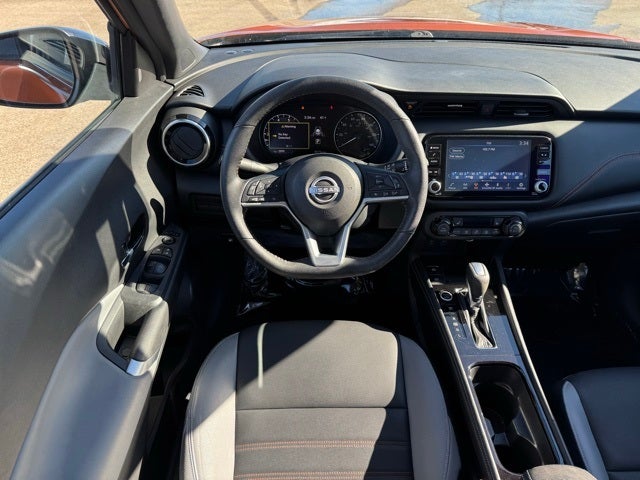 2022 Nissan Kicks SR