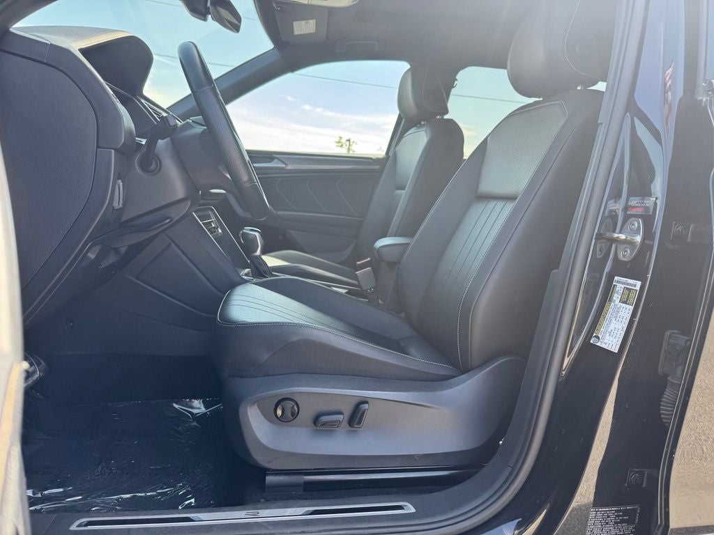 2023 Volkswagen Tiguan 2.0T SE R-Line Black