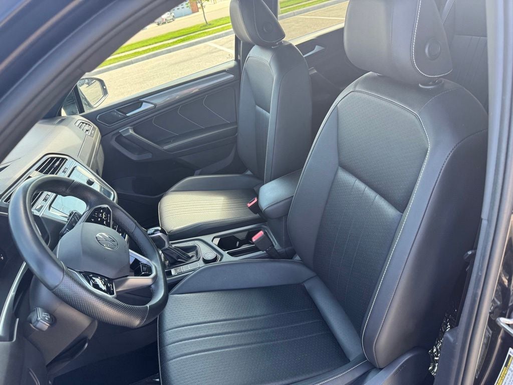 2023 Volkswagen Tiguan 2.0T SE R-Line Black