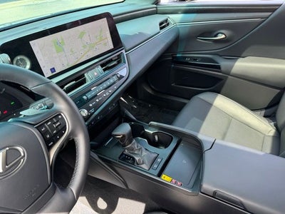 2025 Lexus ES 300h