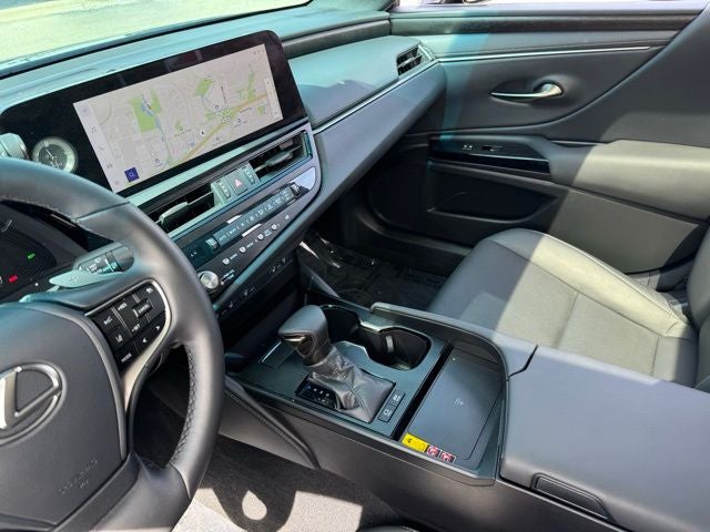 2025 Lexus ES 300h