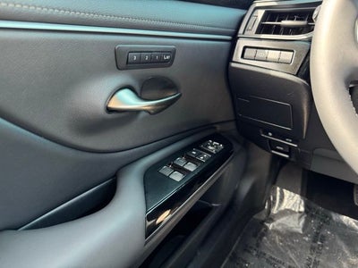 2025 Lexus ES 300h