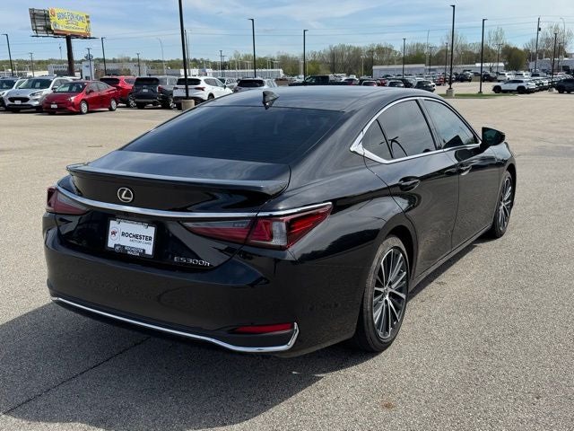 2025 Lexus ES 300h