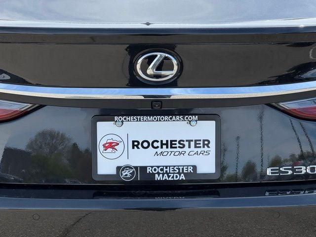 2025 Lexus ES 300h