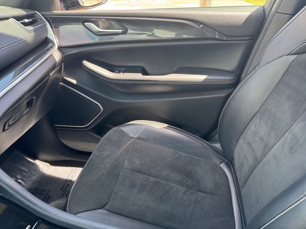 2022 Jeep Grand Cherokee L Altitude 4WD