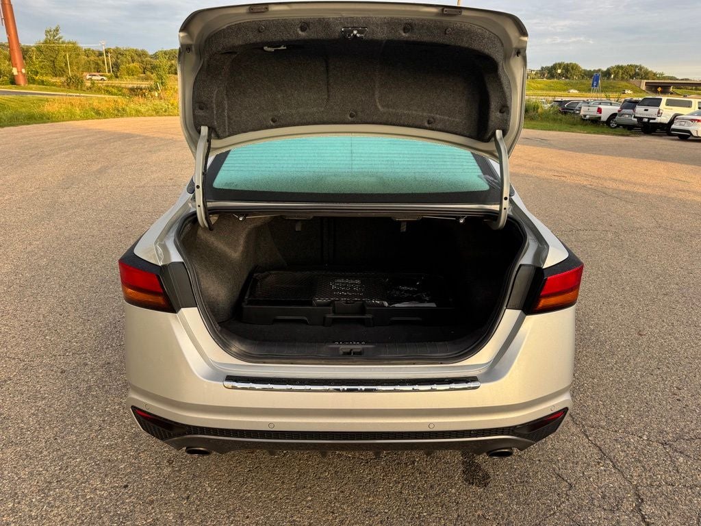 2021 Nissan Altima 2.5 SR FWD
