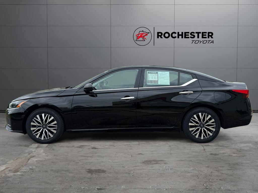 Used 2024 Nissan Altima SV with VIN 1N4BL4DV9RN420178 for sale in Rochester, Minnesota