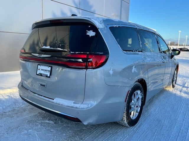 2024 Chrysler Pacifica Touring L FWD