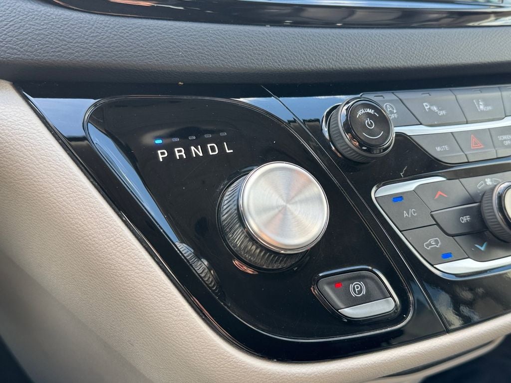 2024 Chrysler Pacifica Touring L FWD