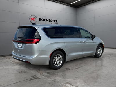2024 Chrysler Pacifica Touring L FWD