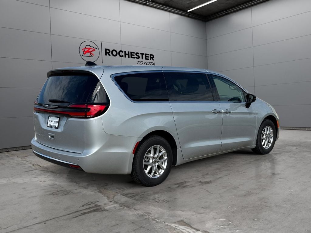 2024 Chrysler Pacifica Touring L FWD