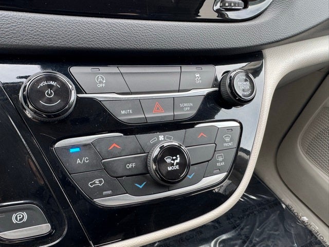 2024 Chrysler Voyager LX FWD