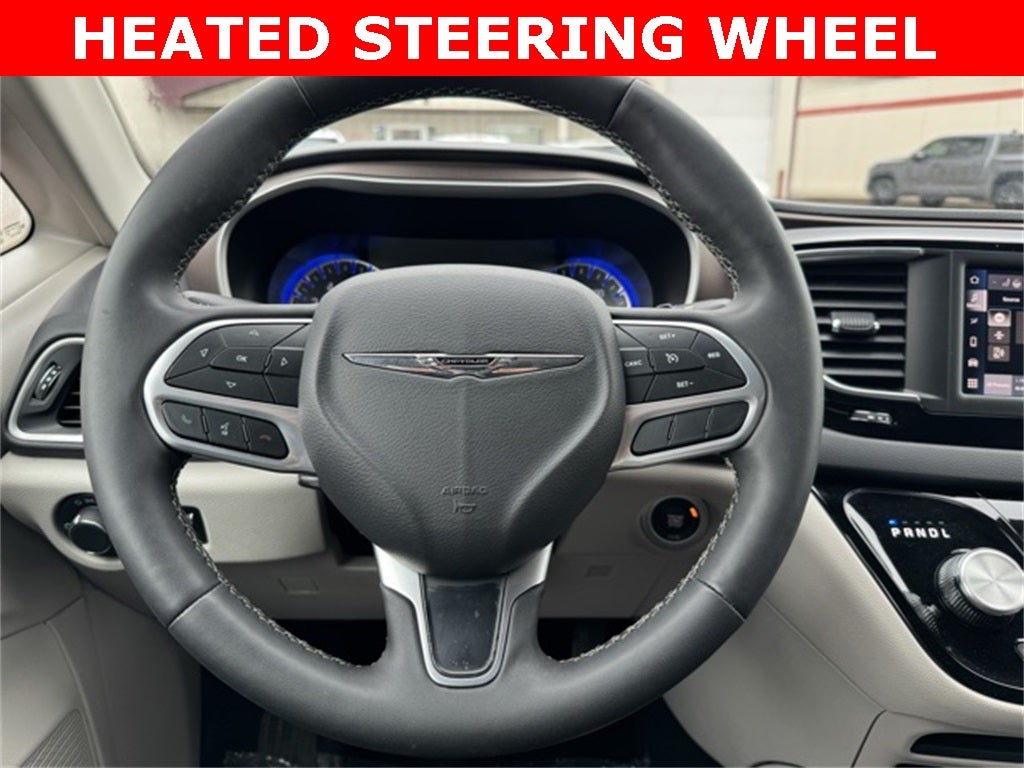 2023 Chrysler Voyager LX FWD