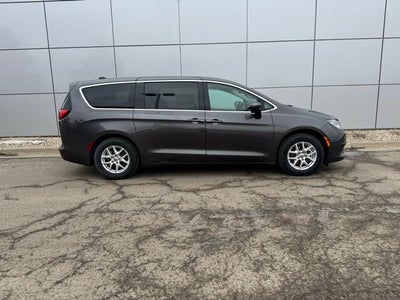 2023 Chrysler Voyager LX FWD