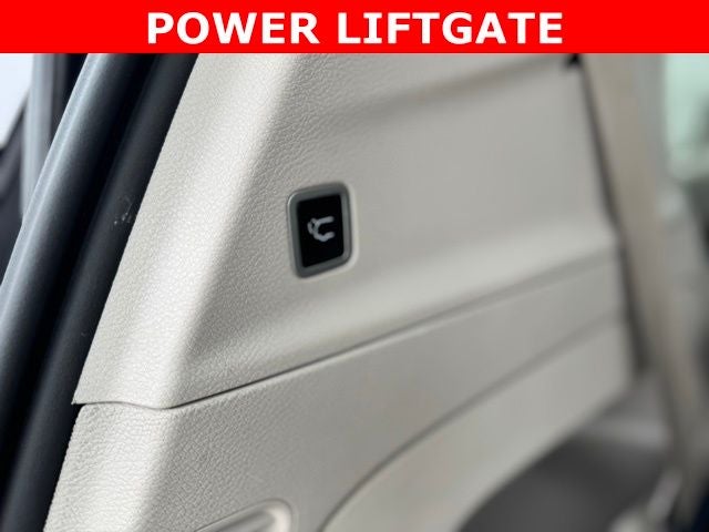 2023 Chrysler Voyager LX FWD