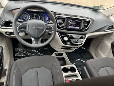 2023 Chrysler Voyager LX FWD